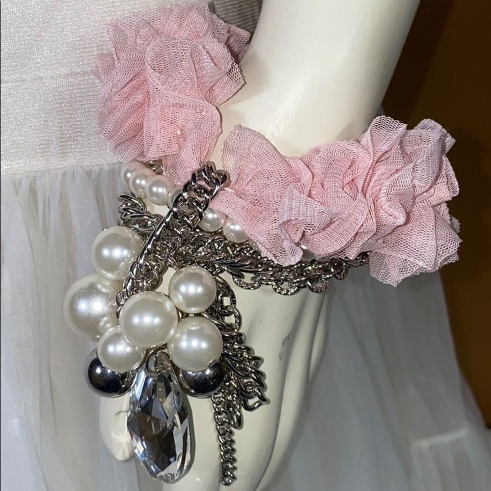 Silver bracelet with pink rivon crystal and pearls